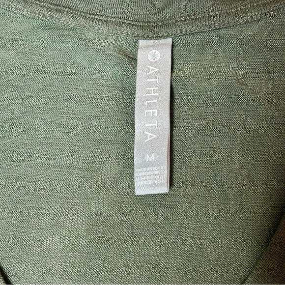 Athleta t-shirt - Picture 2 of 5